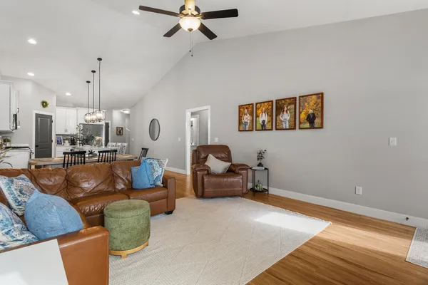 $319,900 | 7 Prairie Trail, Monticello, IL 61856