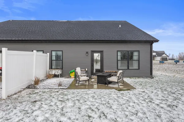 $319,900 | 7 Prairie Trail, Monticello, IL 61856