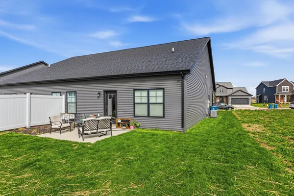 $319,900 | 7 Prairie Trail, Monticello, IL 61856