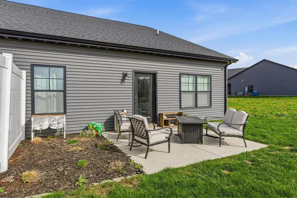$319,900 | 7 Prairie Trail, Monticello, IL 61856