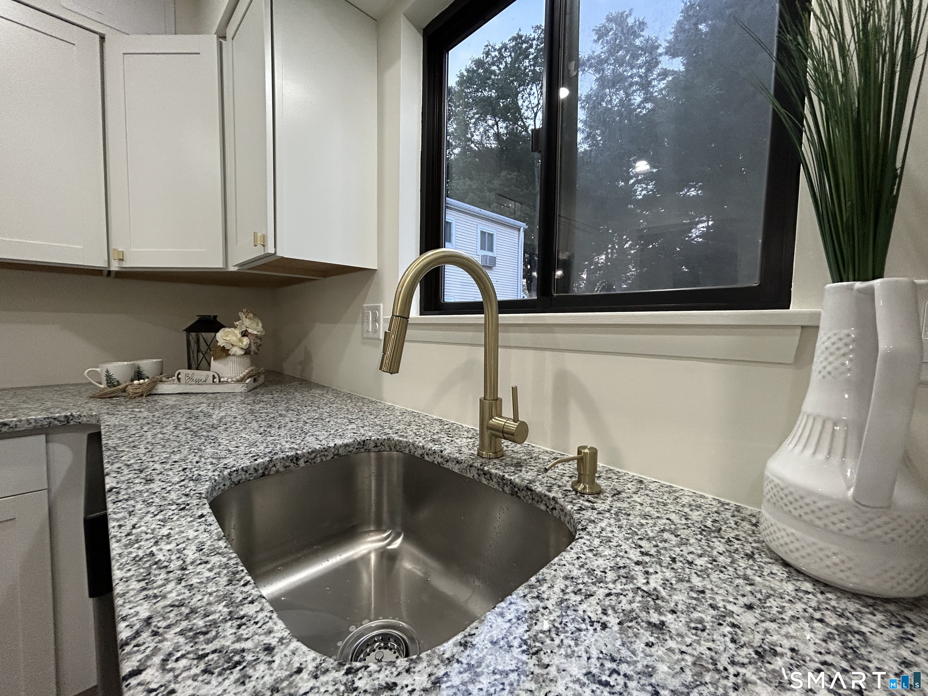38 Sutton Place, Unit 38 Bloomfield, CT 06002 - Photo 22 of 39