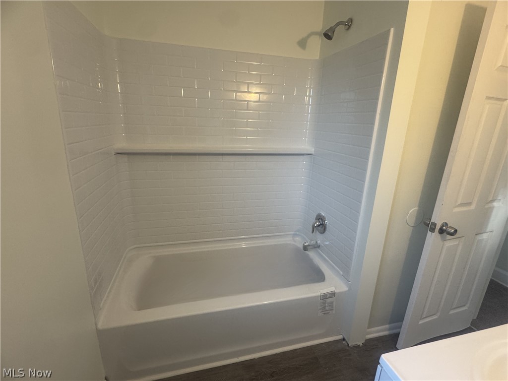 4058 Ardmore Road Cleveland, OH 44121 - Photo 10 of 14 Full bath featuring vanity and shower / tub combination