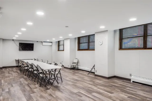 $385,000 | 90-60 Union Turnpike, Unit 9E | Forest Park