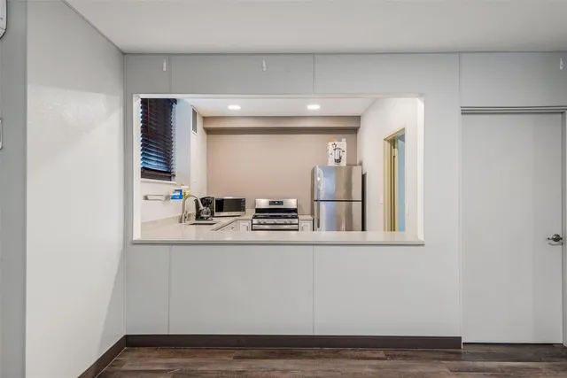 $385,000 | 90-60 Union Turnpike, Unit 9E | Forest Park