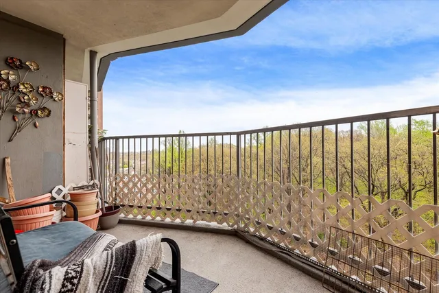 $385,000 | 90-60 Union Turnpike, Unit 9E | Forest Park