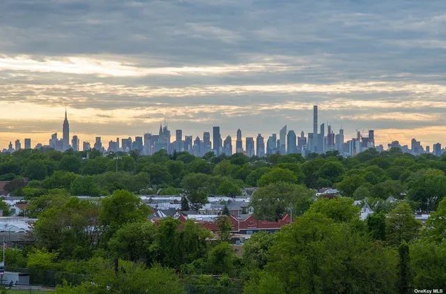 $385,000 | 90-60 Union Turnpike, Unit 9E | Forest Park