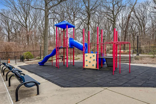 $385,000 | 90-60 Union Turnpike, Unit 9E | Forest Park