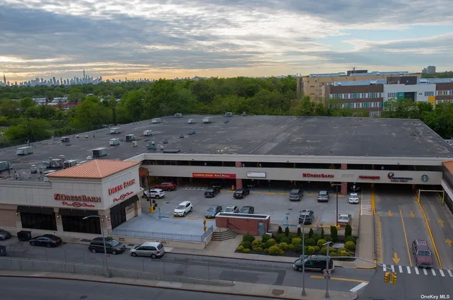 $385,000 | 90-60 Union Turnpike, Unit 9E | Forest Park