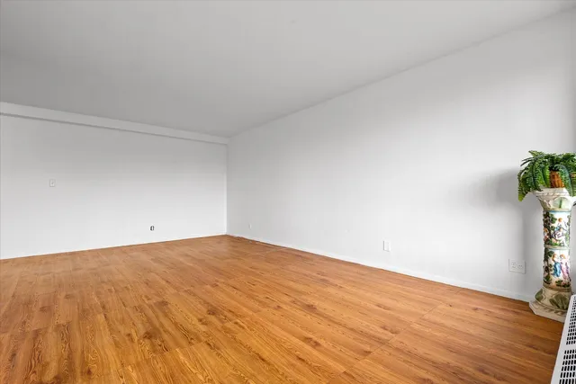 $385,000 | 90-60 Union Turnpike, Unit 9E | Forest Park