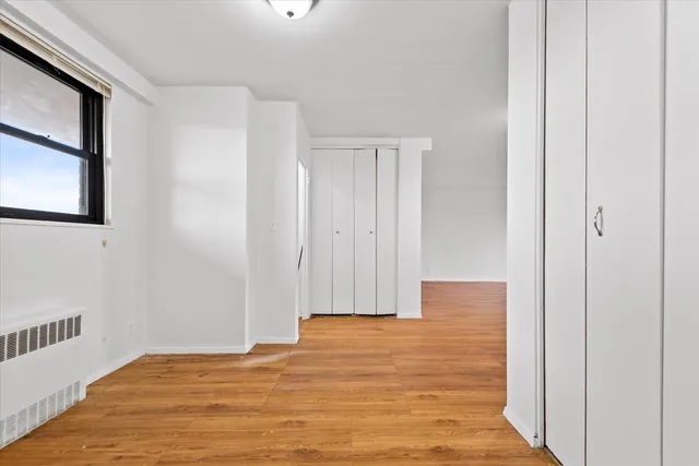 $385,000 | 90-60 Union Turnpike, Unit 9E | Forest Park