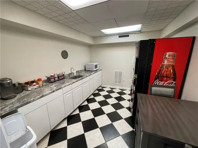 $1,200 | 3701 Canal Street, Unit B, New Orleans, LA 70119