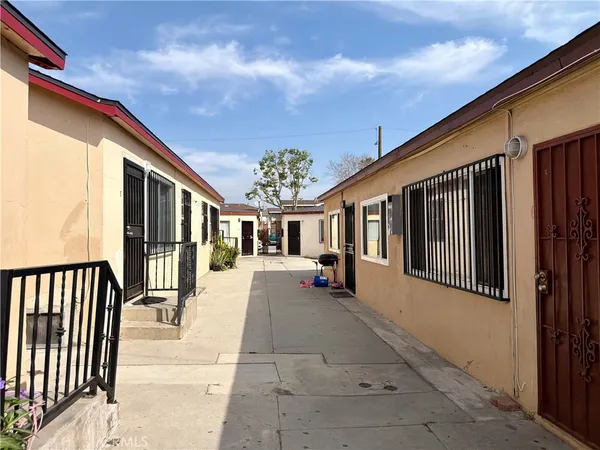 $1,500,000 | 4244 East Compton Boulevard, Compton, CA 90221