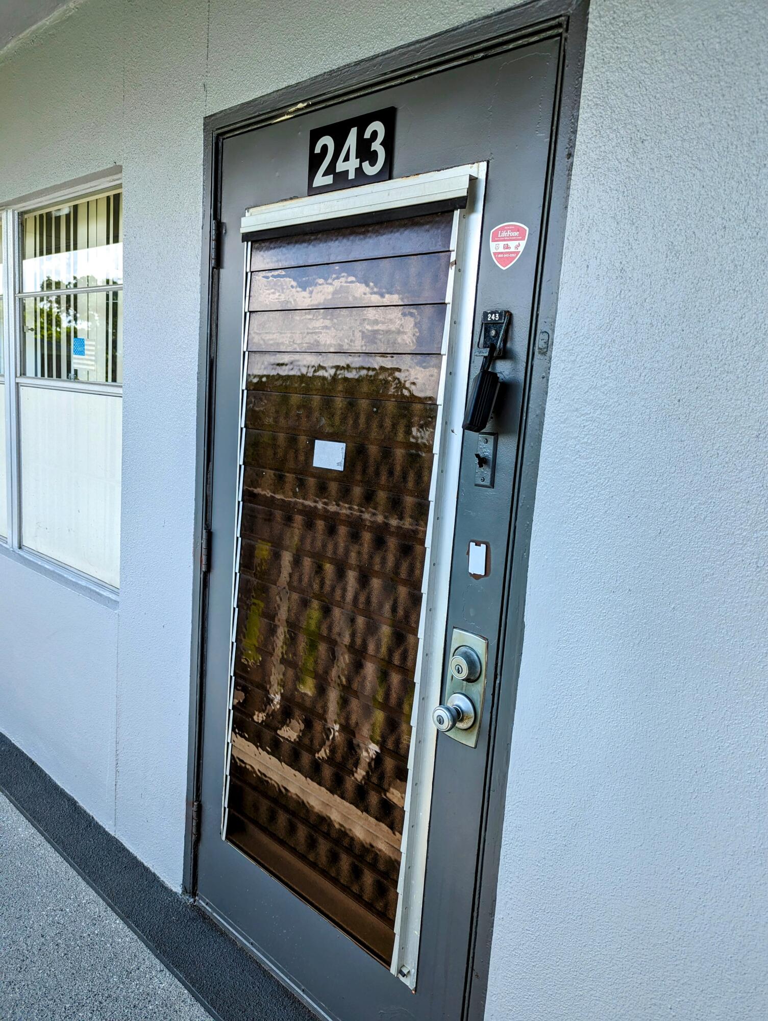 243 Suffolk F, Unit 243 Boca Raton, FL 33434 - Photo 23 of 26 PXL_20230403_181424620_2
