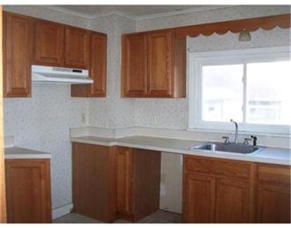 71 Braddock Street Springfield, MA 01109 - Photo 4 of 10 Gallery Image 4
