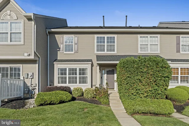 $2,350 | 4702 Grenwich Lane, Mount Laurel, NJ 08054