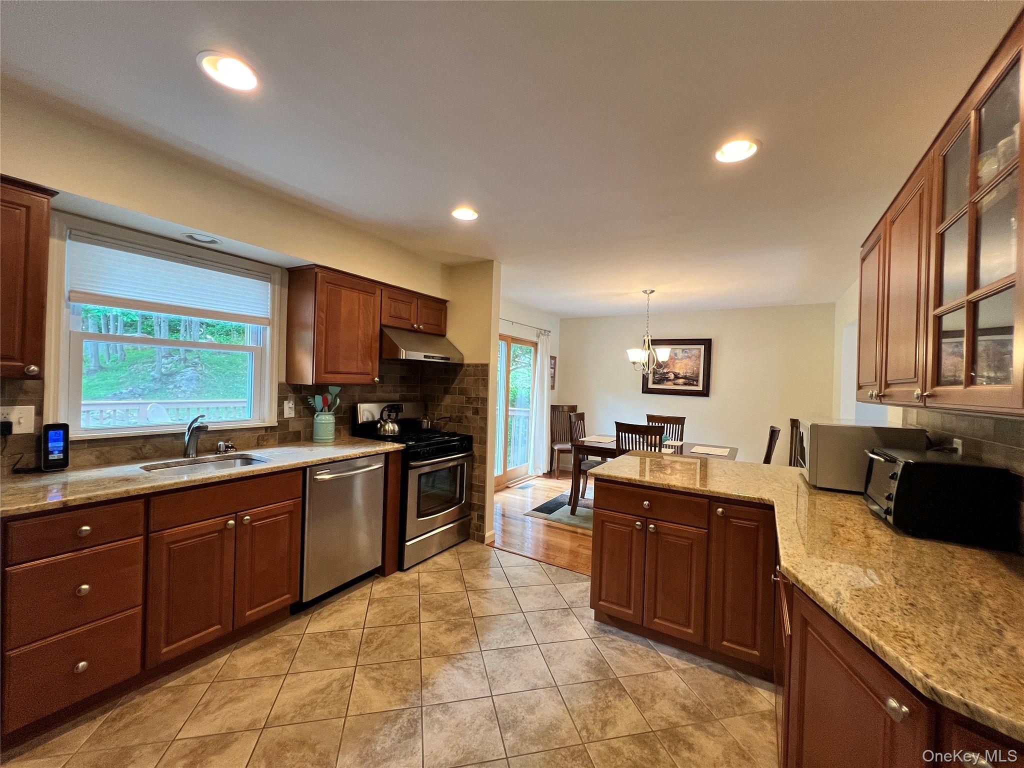 50 Raker Road Poughkeepsie, NY 12603 - Photo 11 of 36