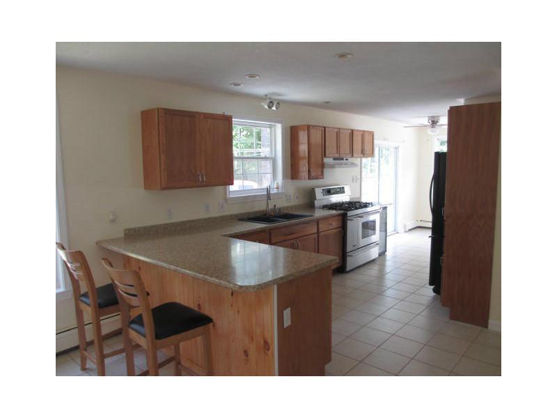 54 Haskell Avenue Raymond, ME 04071 - Photo 3 of 17 Kitchen.