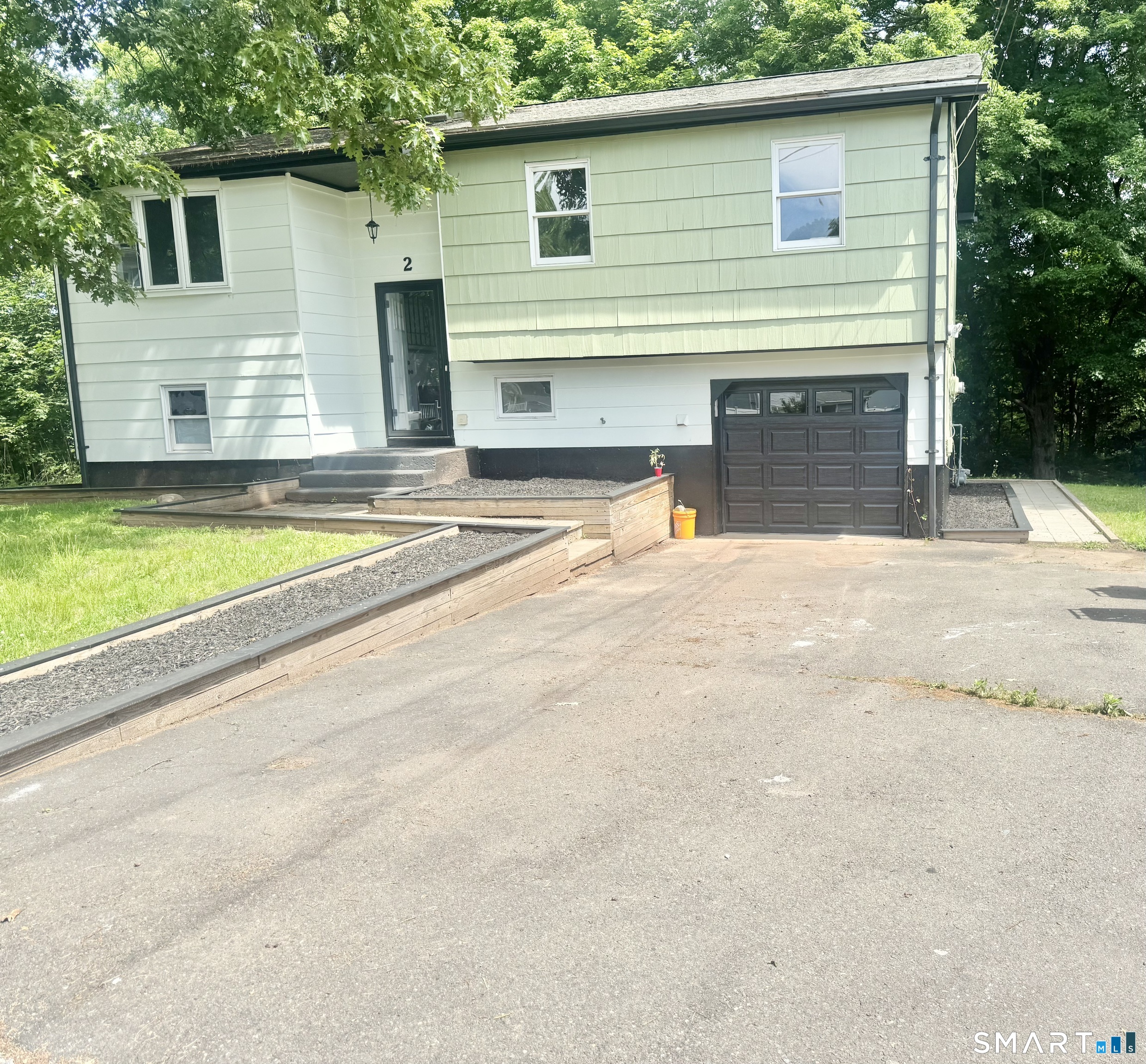 2 Heather Road Hamden, CT 06518 - Photo 7 of 36