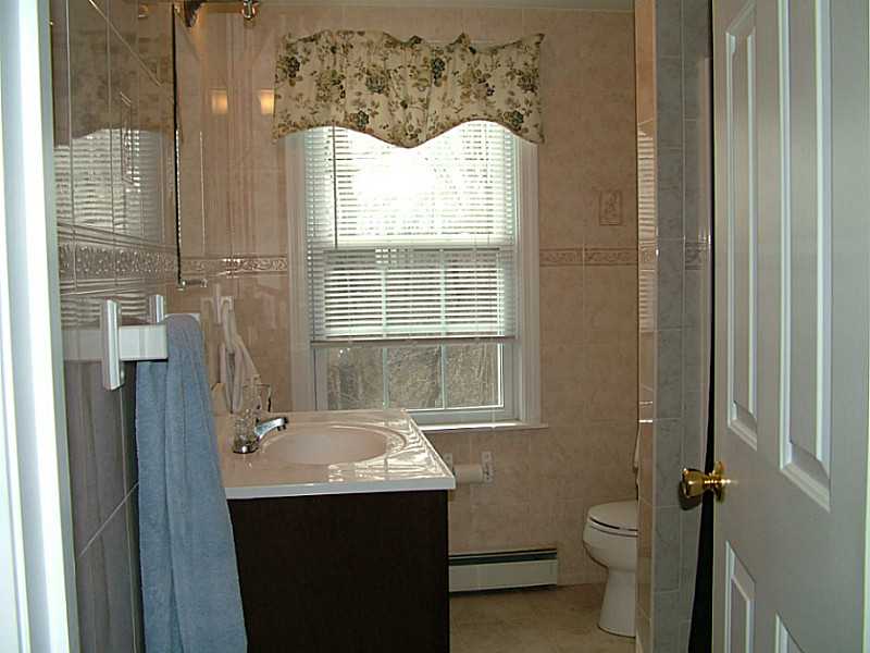 89 Kiwanee Road Warwick, RI 02888 - Photo 18 of 25 Bathroom. 2nd Floor