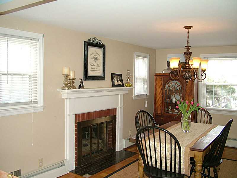 89 Kiwanee Road Warwick, RI 02888 - Photo 8 of 25 Dining Room.