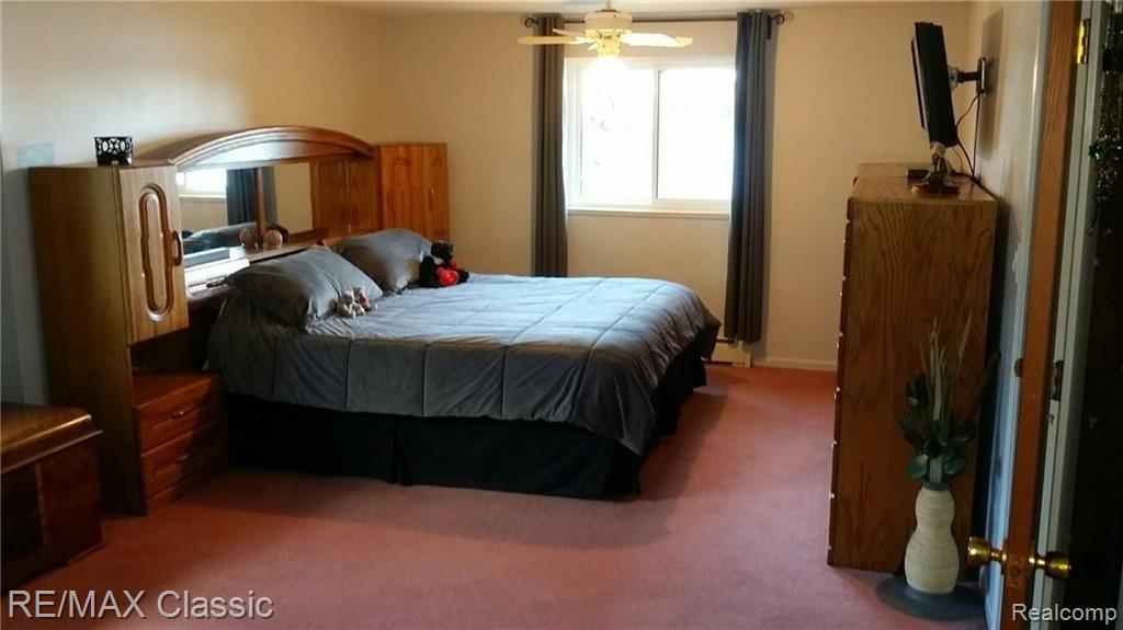 2585 Desmond Road Waterford, MI 48329 - Photo 16 of 41