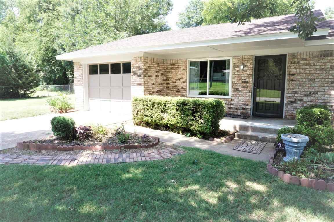 1107 Rose Terrace Perry, OK 73077 - Photo 2 of 28 Gallery Image 2