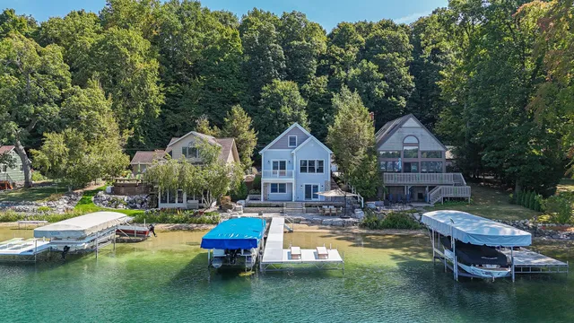 $1,100,000 | 63646 Birch Road, Vandalia, MI 49095