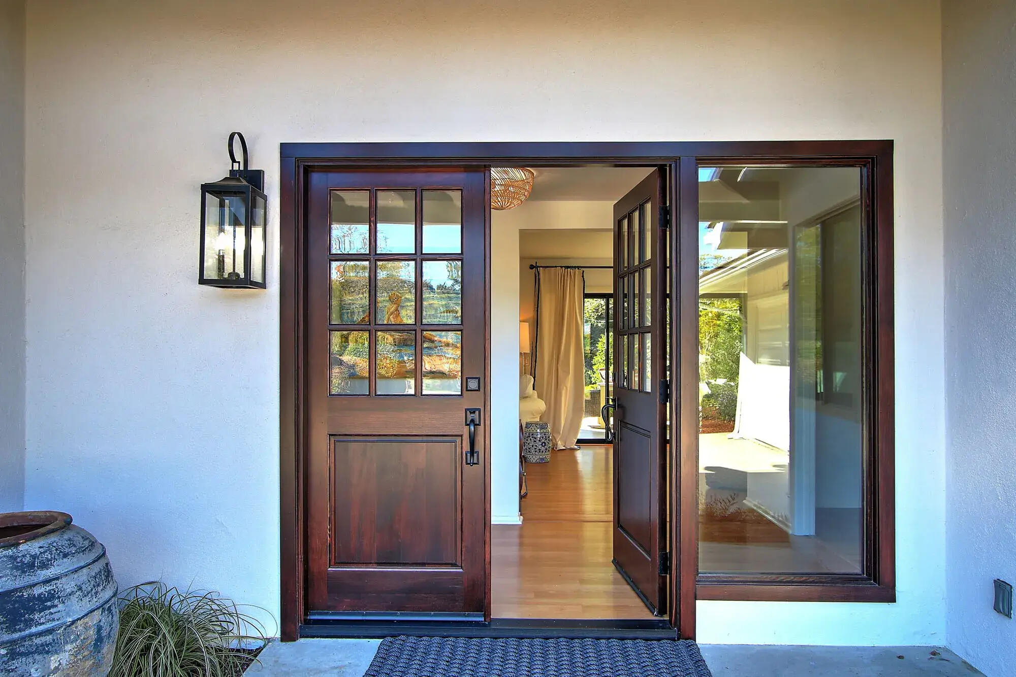 1102 Plaza Del Monte Santa Barbara, CA 93101 - Photo 32 of 53 Art & Light