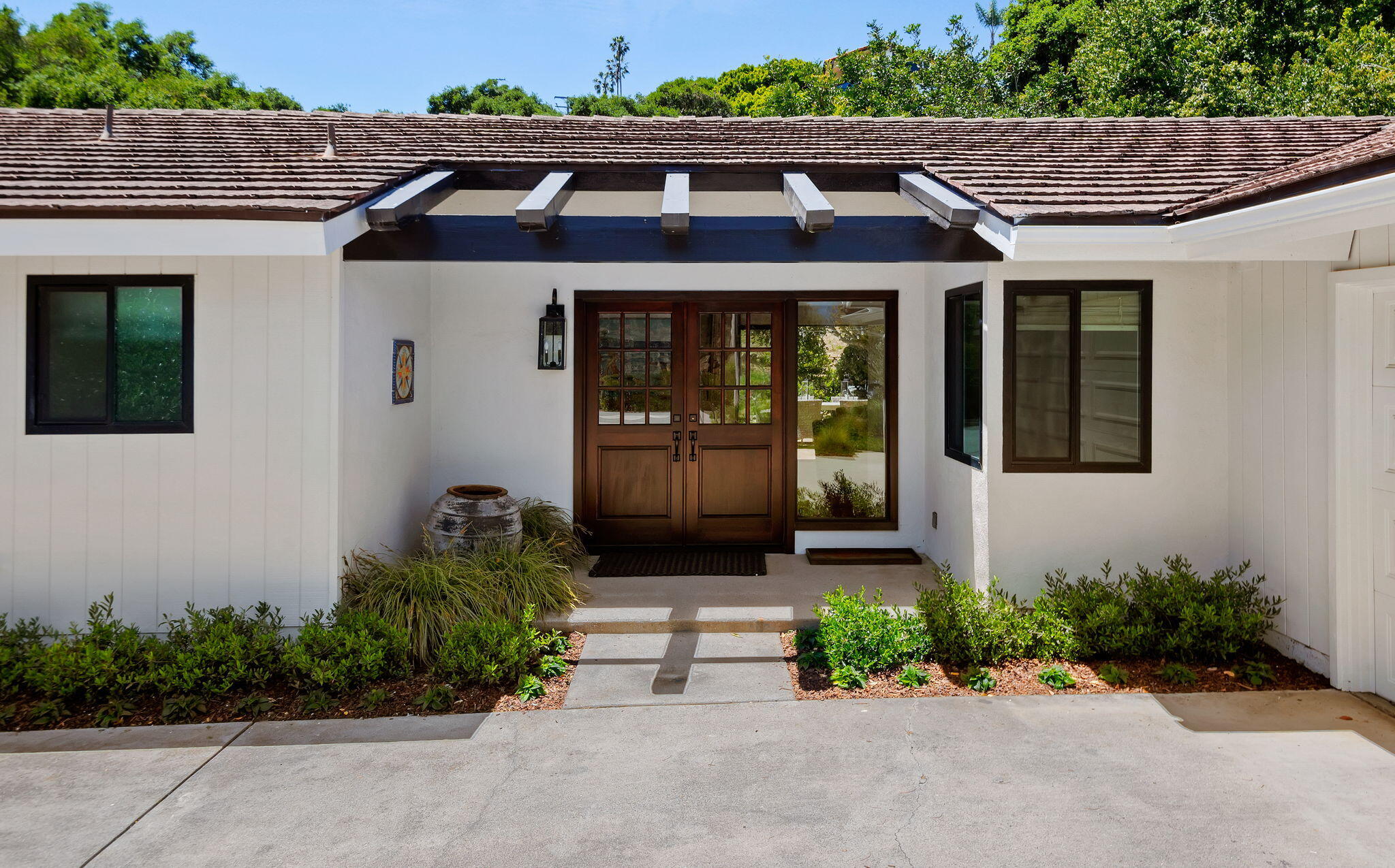 1102 Plaza Del Monte Santa Barbara, CA 93101 - Photo 5 of 53 Formal Entry Single Level