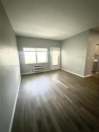 $2,150 | 710 Meridian Avenue, Unit 9, Miami Beach, FL 33139