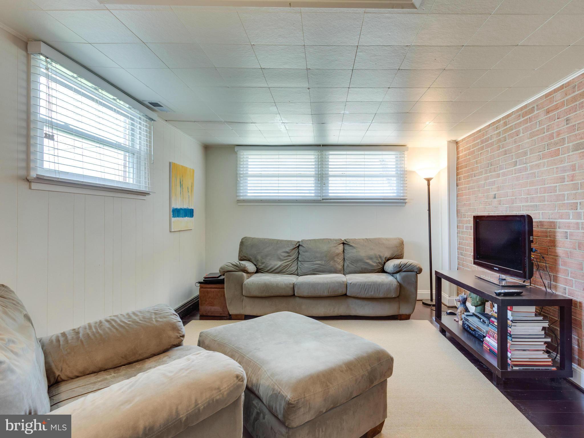 8013 Ellet Road Springfield, VA 22151 - Photo 13 of 30 Family Room