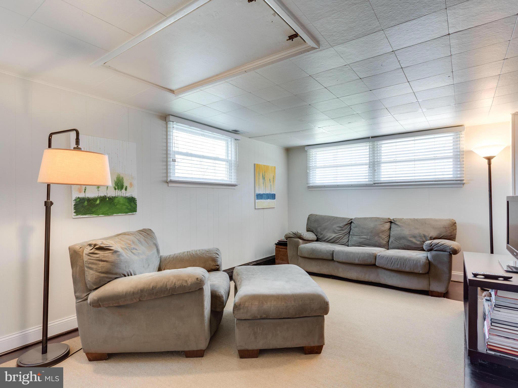 8013 Ellet Road Springfield, VA 22151 - Photo 14 of 30 Family Room