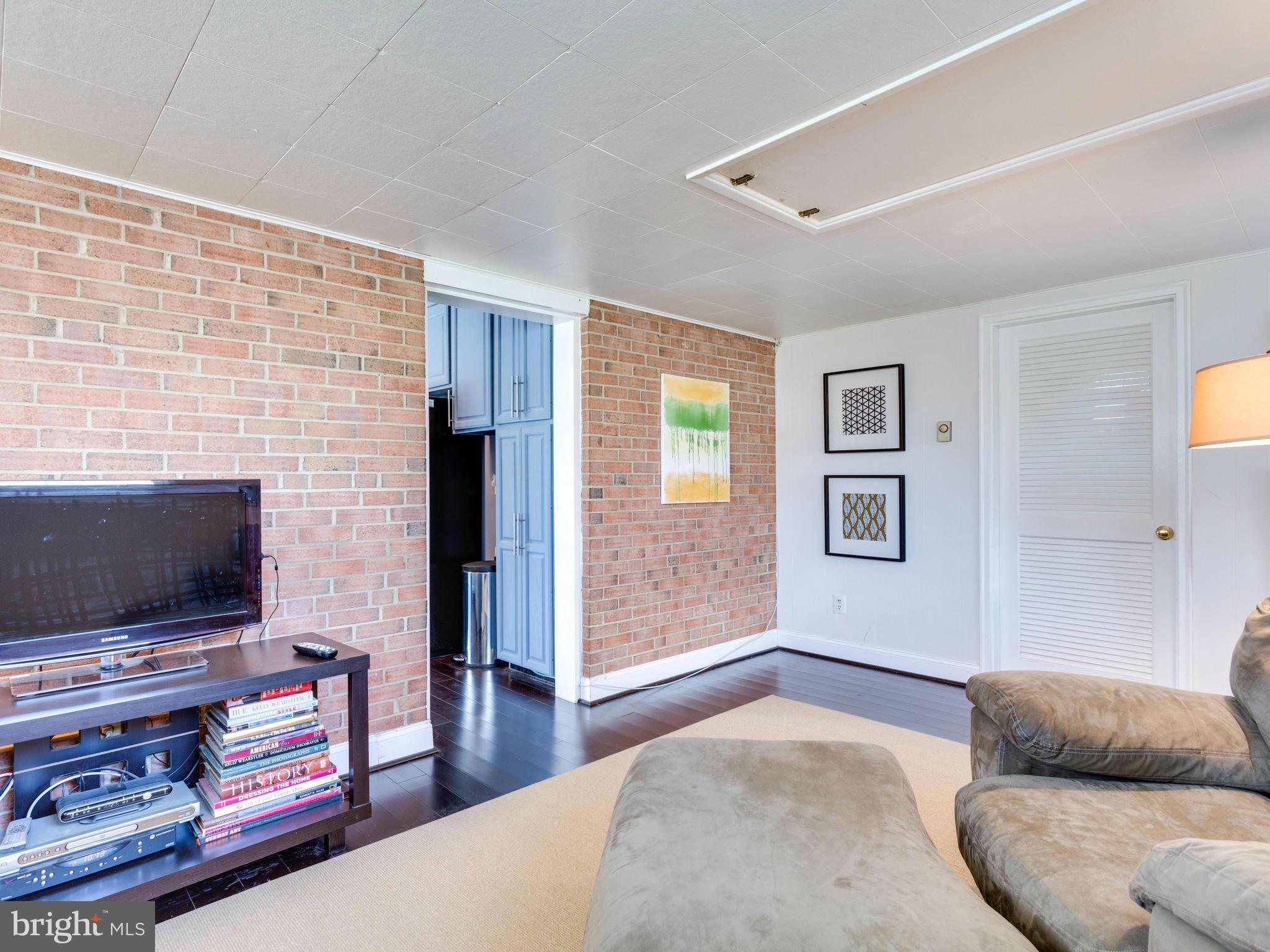 8013 Ellet Road Springfield, VA 22151 - Photo 15 of 30 Family Room