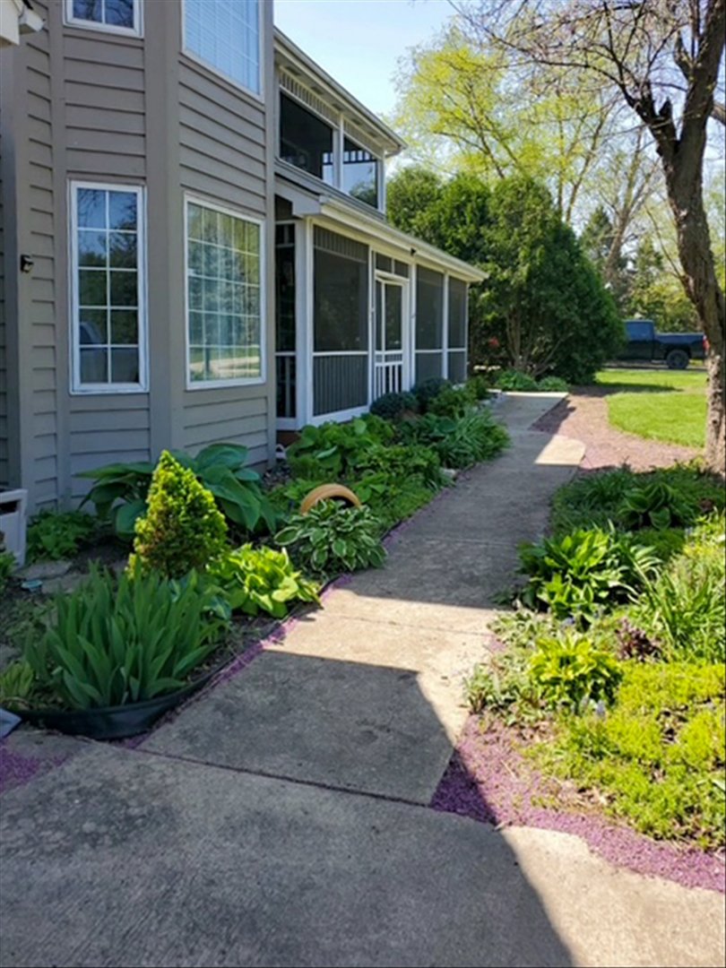 1307 Cross Creek Road Mahomet, IL 61853 - Photo 3 of 72