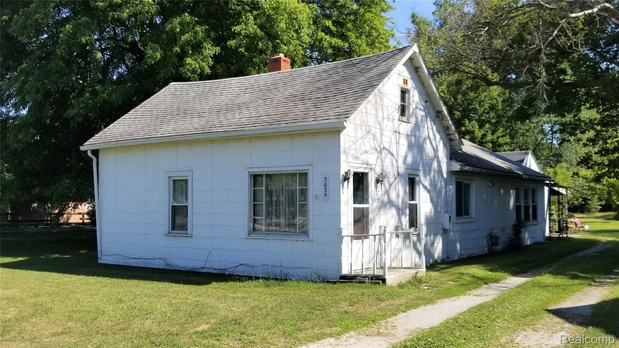 3635 Lapeer Road Port Huron, MI 48060 - Photo 2 of 20 photo2.jpg