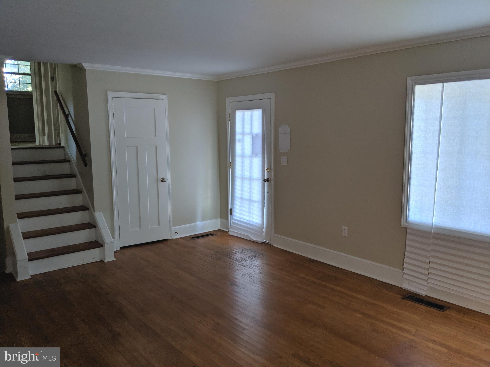 12 Nanticoke Road Cambridge, MD 21613 - Photo 3 of 34 Living room