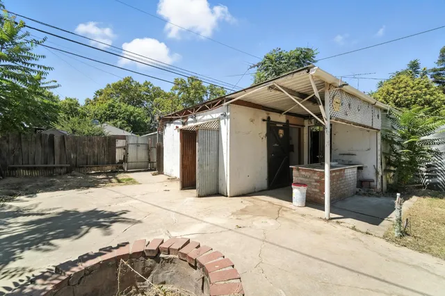 $359,000 | 338 Yosemite Avenue, Modesto, CA 95351