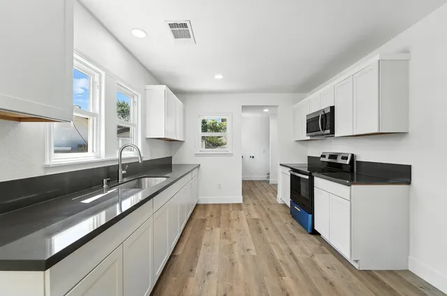 $359,000 | 338 Yosemite Avenue, Modesto, CA 95351