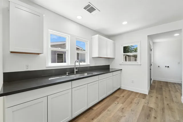 $359,000 | 338 Yosemite Avenue, Modesto, CA 95351