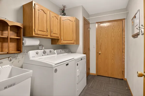 $249,900 | 6547 Stonehill Way, Rockford, IL 61108