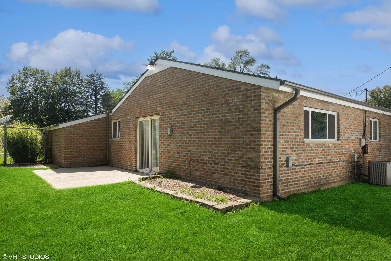 564 White Oak Road Bolingbrook, IL 60440 - Photo 12 of 14