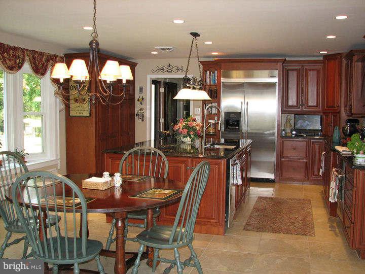 7330 Dudie Road Marshall, VA 20115 - Photo 3 of 30 Kitchen