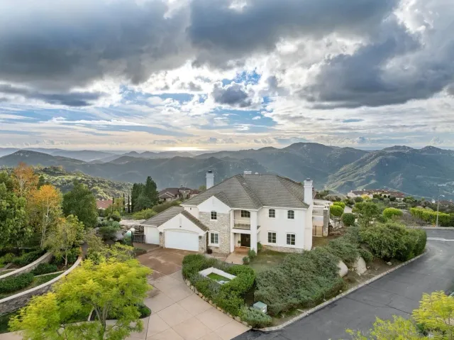 $1,590,000 | 29190 Crystal Ridge Court, Escondido, CA 92026