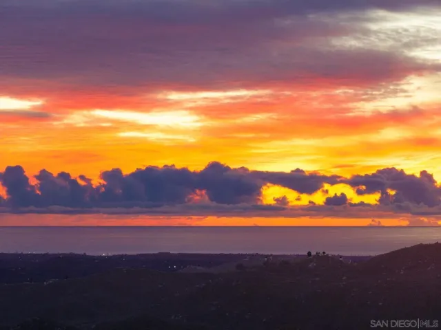 $1,590,000 | 29190 Crystal Ridge Court, Escondido, CA 92026