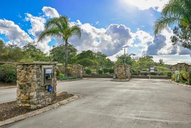 $1,590,000 | 29190 Crystal Ridge Court, Escondido, CA 92026