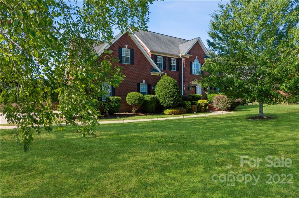 234 Falcons Ridge, Unit 30 Matthews, NC 28104 - Photo 3 of 36 Gallery Image 3