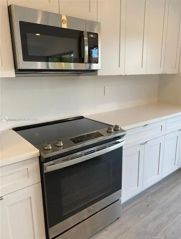 $3,700 | 3721 Southwest 88th Place, Unit B, Miami, FL 33165