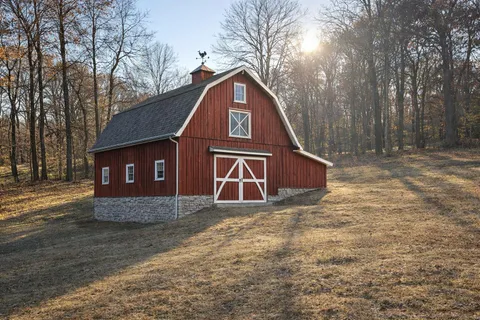 $2,900,000 | N2218 Bonnie Brae Lane, Linn, WI 53147