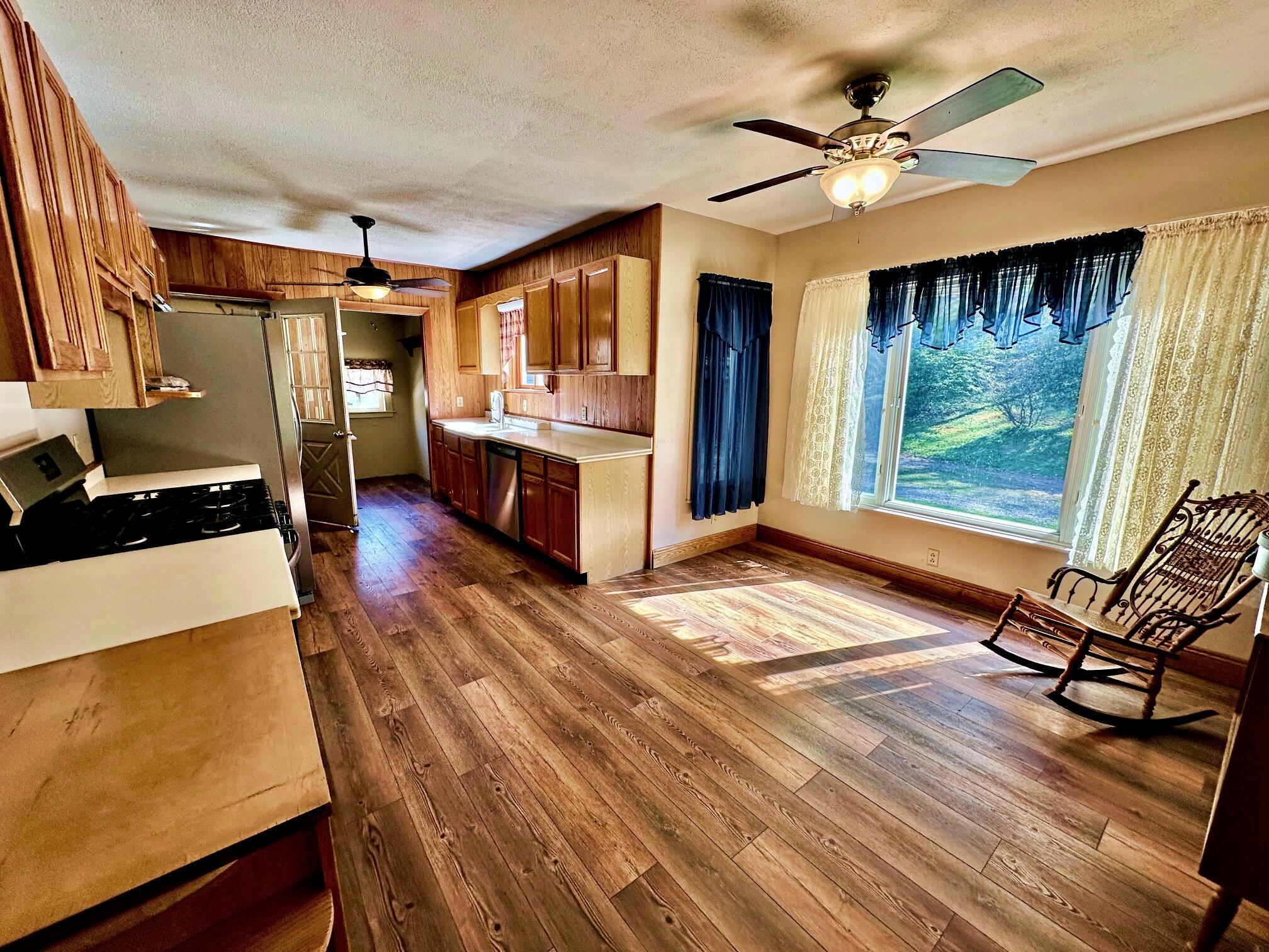 12 Co Rte 219/13 Valley Head, WV 26294 - Photo 25 of 93 kitchen-dining