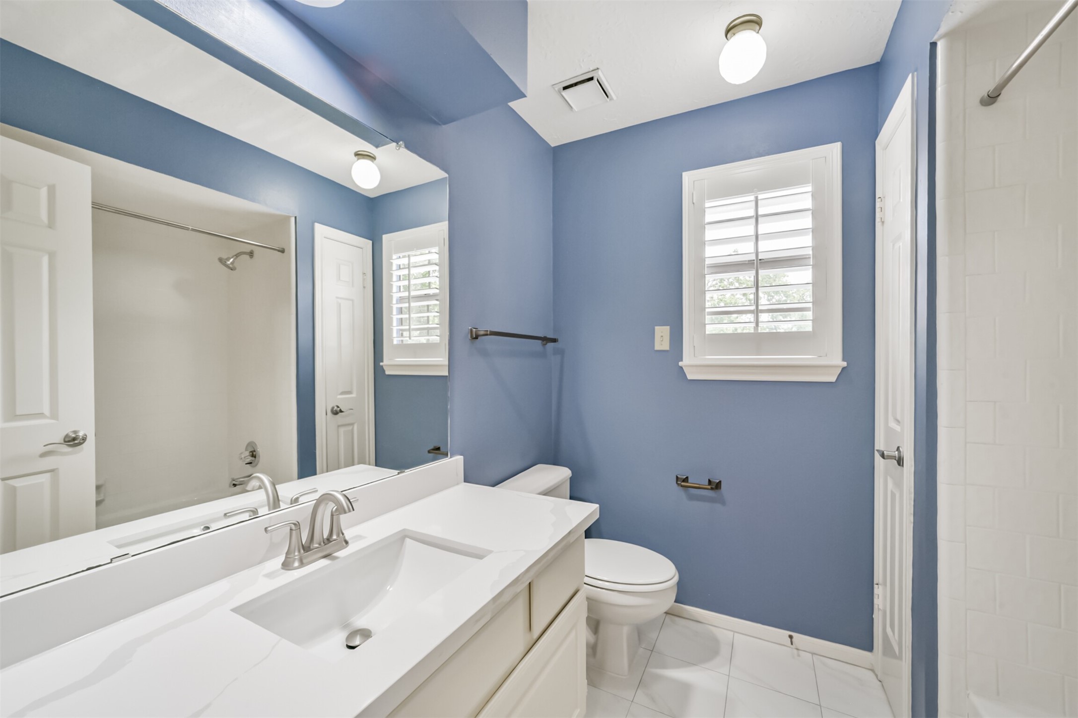 2214 Cherrytree Ridge Lane Houston, TX 77062 - Photo 35 of 45 2nd full bath